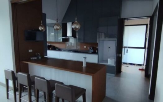 Casa en venta vía Las Palmas – Parte baja