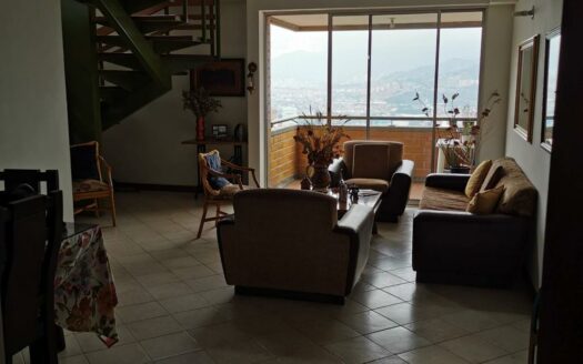 Apartamento Duplex en venta Loma del Indio